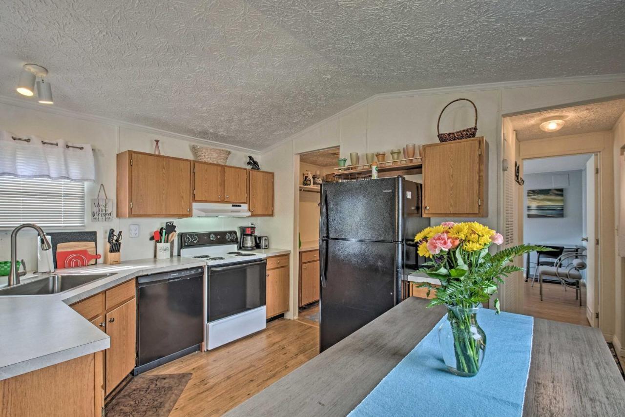 Bright Pensacola Home With Backyard - Pets Welcome! Bagian luar foto