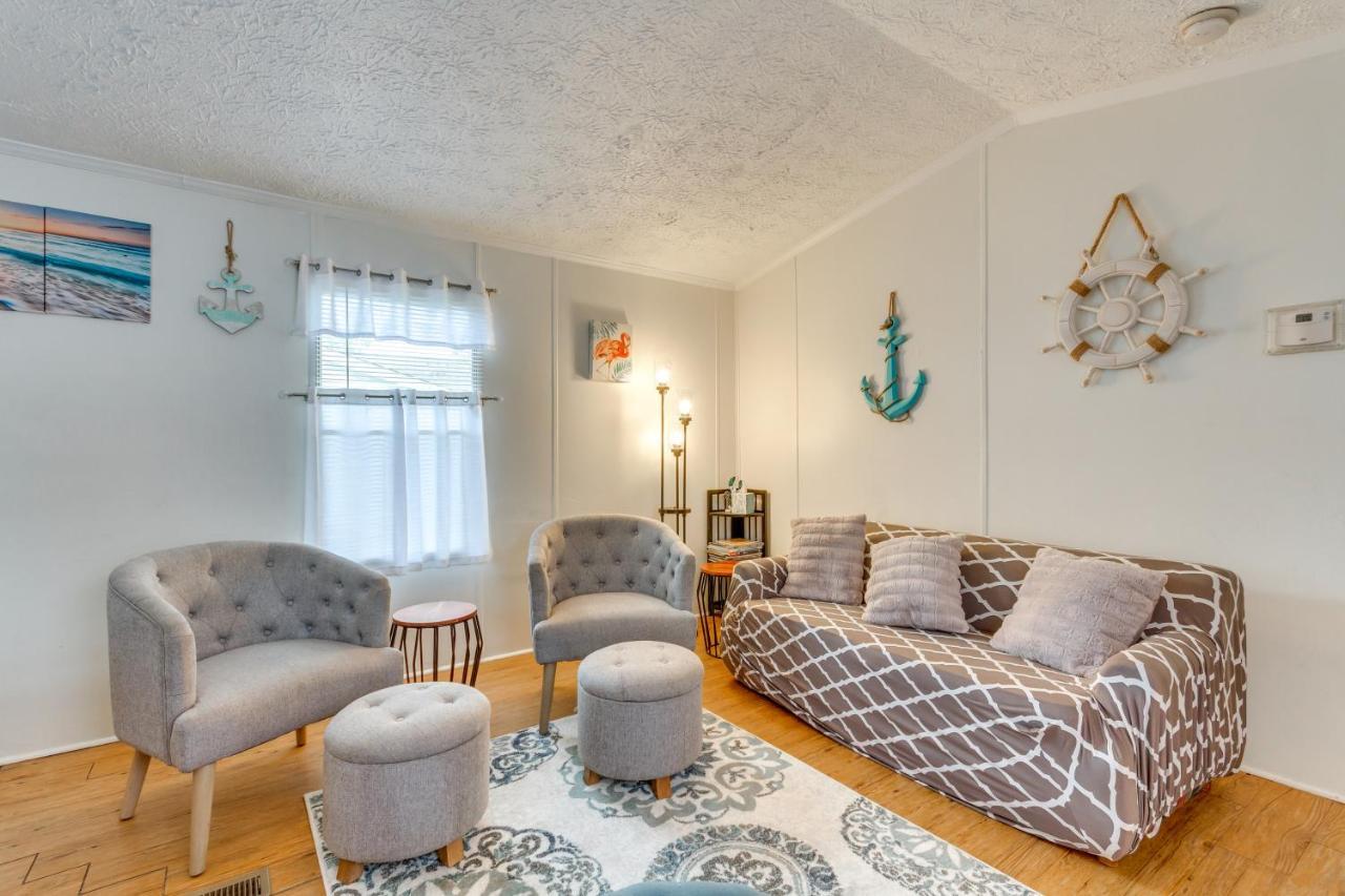 Bright Pensacola Home With Backyard - Pets Welcome! Bagian luar foto